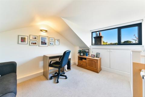 2, Ingram Cottages Albert Road, Epsom, KT17 4EF