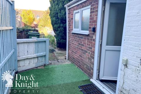 15 Caxton Road, Beccles, NR34 9DS