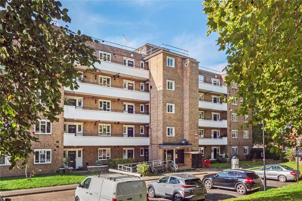 Sulivan Court, Peterborough Road, London 2 bed flat - £2,000 pcm (£462 pw)