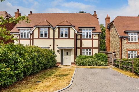 15 Eden Hall, Edenbridge, TN8 5QQ