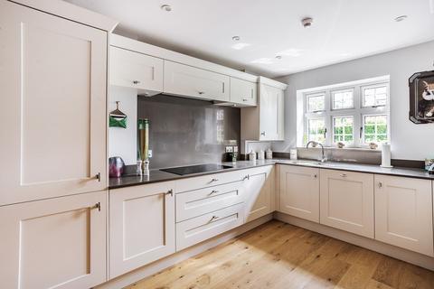 15 Eden Hall, Edenbridge, TN8 5QQ