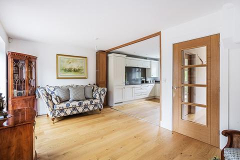 15 Eden Hall, Edenbridge, TN8 5QQ