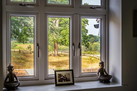 15 Eden Hall, Edenbridge, TN8 5QQ