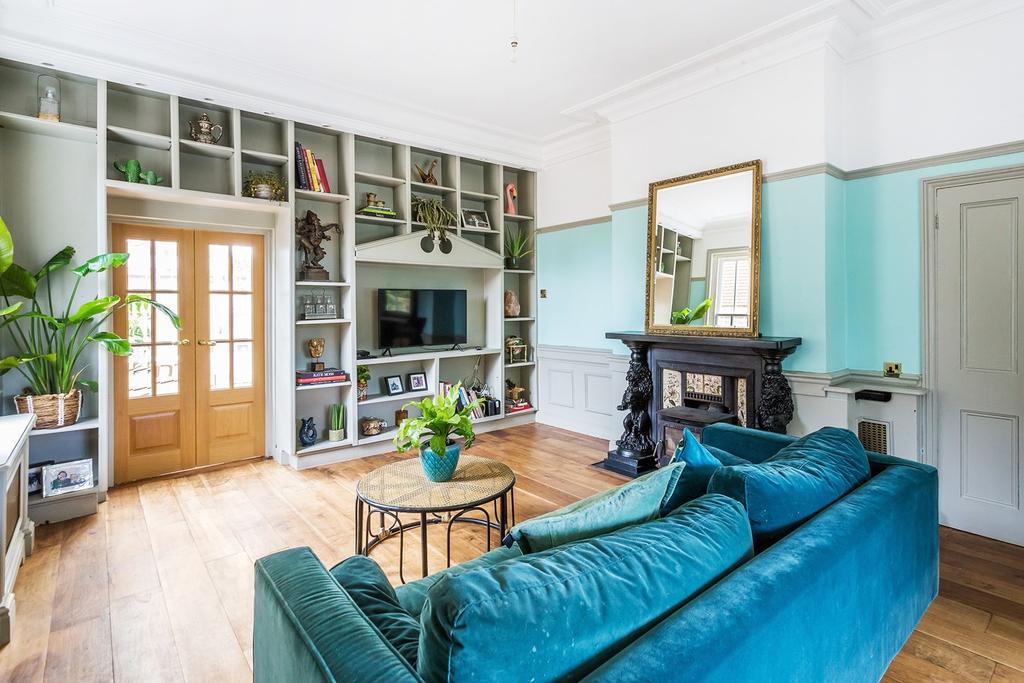 Crouch House Road, Edenbridge, TN8 6 bed semidetached house £1,000,000