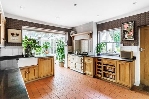 Whitebushes Crouch House Road, Edenbridge, TN8 5LJ