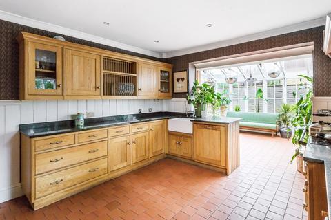 Whitebushes Crouch House Road, Edenbridge, TN8 5LJ