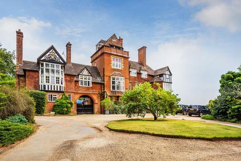 Lewins Main Road, Crockham Hill, Edenbridge, TN8 6RB