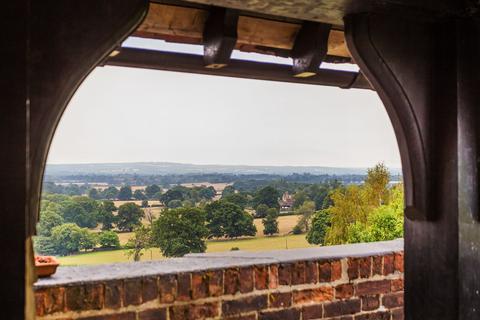 Lewins Main Road, Crockham Hill, Edenbridge, TN8 6RB