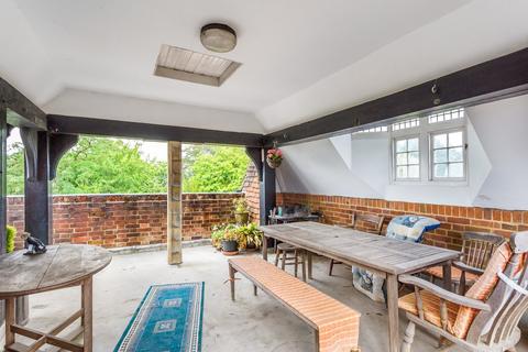 Lewins Main Road, Crockham Hill, Edenbridge, TN8 6RB