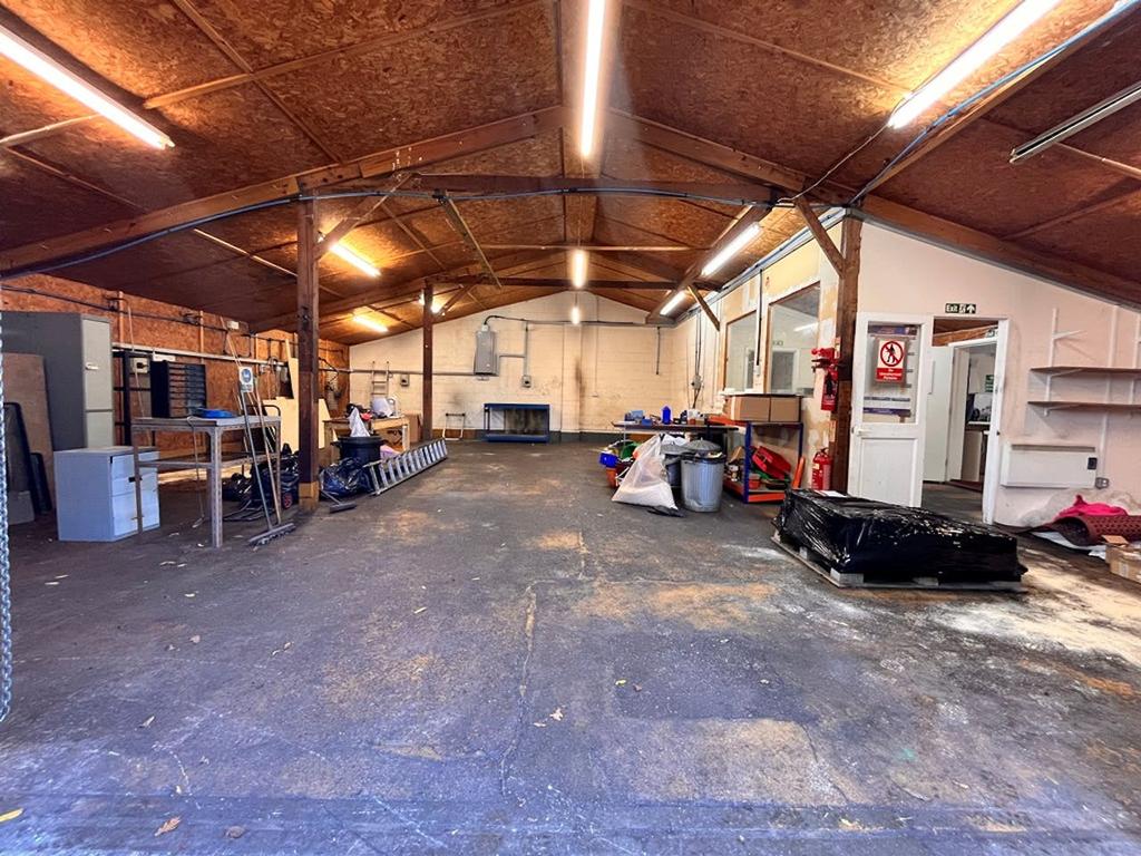 1 Calcot warehouse view to rear.JPG
