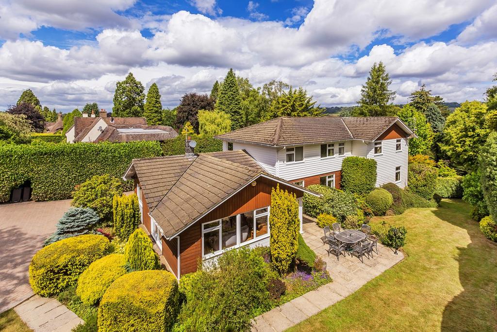 Quarry Road, Oxted, RH8 5 bed detached house £1,850,000