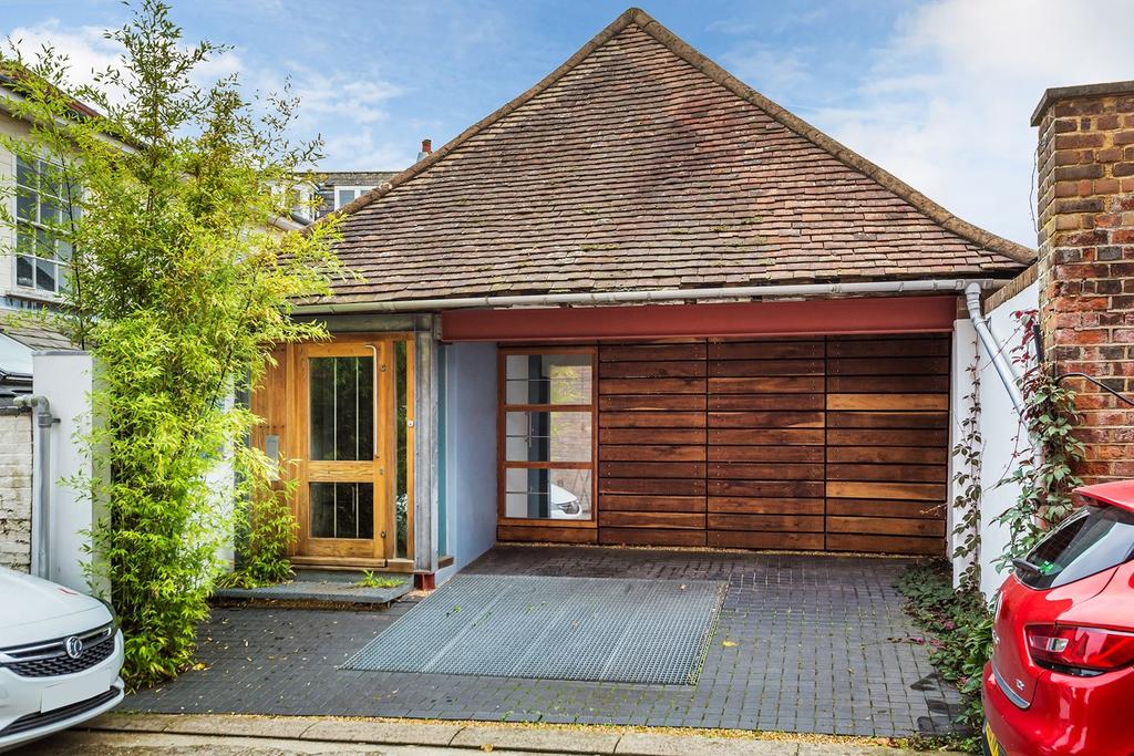 South Park, Sevenoaks, TN13 2 bed terraced house £735,000