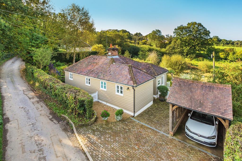 Coopers Lane, Tunbridge Wells, TN3 2 bed detached bungalow
