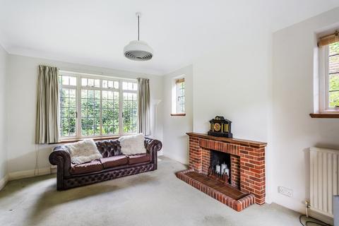 13 Peter Avenue, Oxted, RH8 9LG