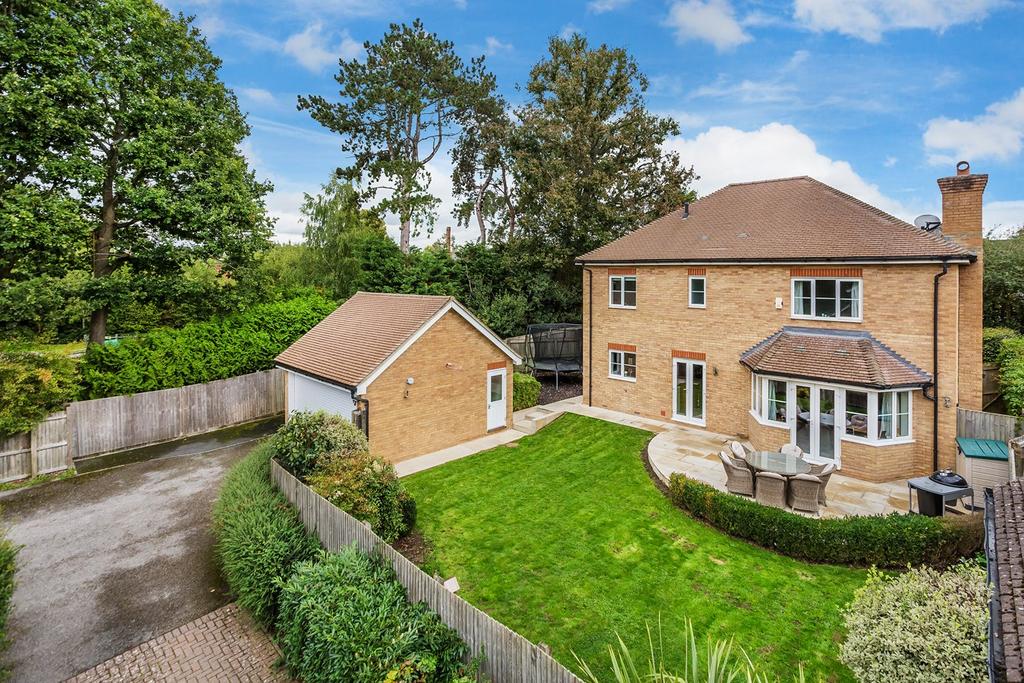 The Hollies, Oxted, RH8 4 bed detached house for sale £950,000