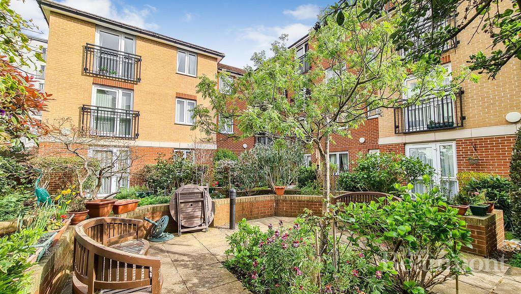 Whitburn Road, Lewisham, London,. 1 bed flat £140,000