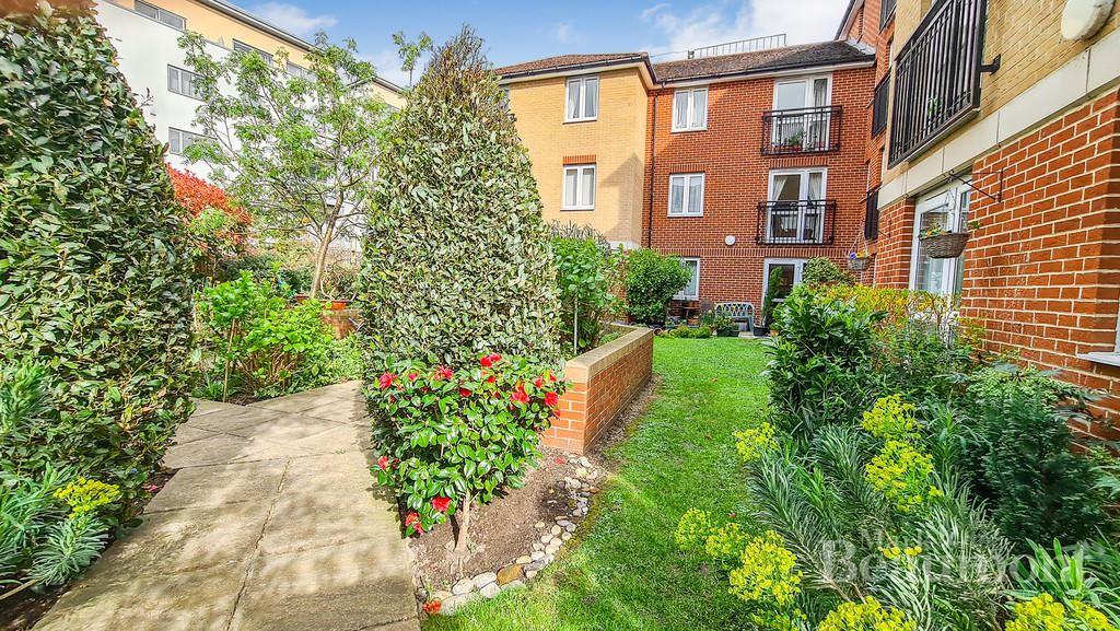Whitburn Road, Lewisham, London,. 1 bed flat £140,000