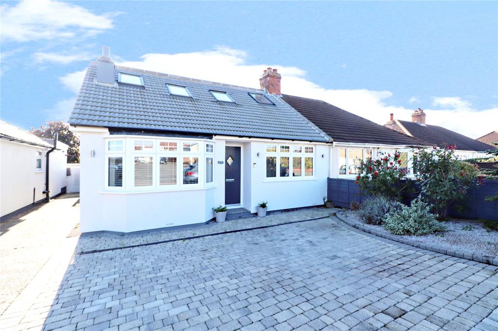 Abbotts Walk, Bexleyheath, Kent, DA7 4 bed bungalow for sale £650,000