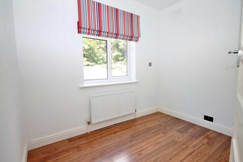 2 bedroom maisonette for sale - Lawn Close, New Malden