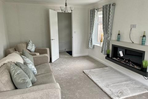 2 bedroom park home for sale - Bungalow Park, Holders Road, Amesbury, SP4 7PJ