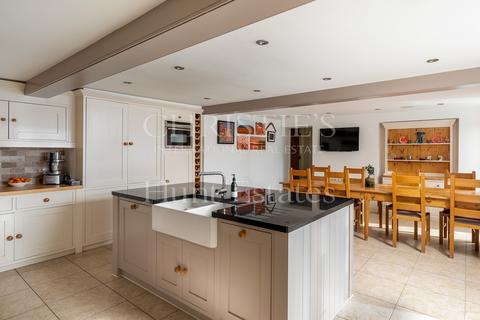 6 bedroom detached house for sale - La Rue Des Pallieres, St. Ouen, Jersey. JE3 2BB