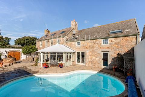 6 bedroom detached house for sale, La Rue Des Pallieres, St. Ouen, Jersey. JE3 2BB