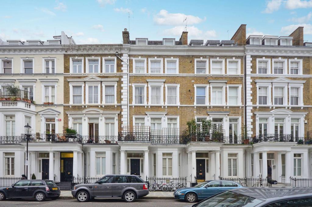 Collingham Place, South Kensington, London, SW5 Studio £1,885 pcm (£