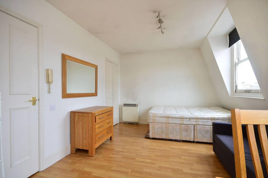 Collingham Place, South Kensington, London, SW5 Studio £1,885 pcm (£