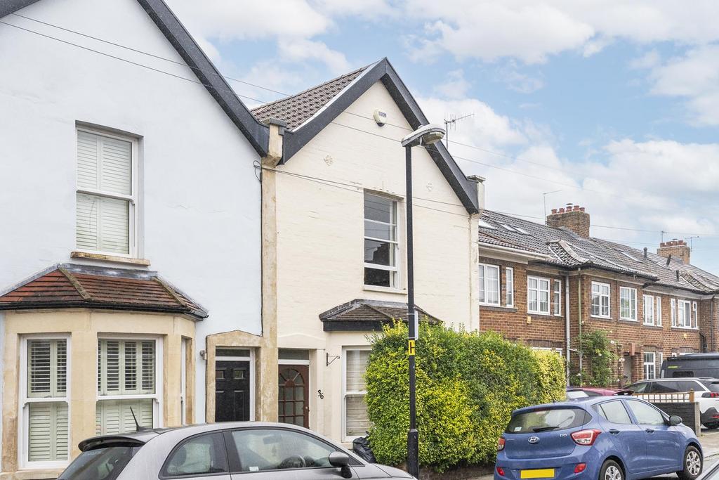Cheriton Place, WestburyonTrym, BS9 2 bed terraced house £1,500 pcm