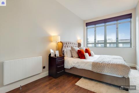 2 bedroom penthouse to rent, City Road, Clerkenwell, London, EC1V