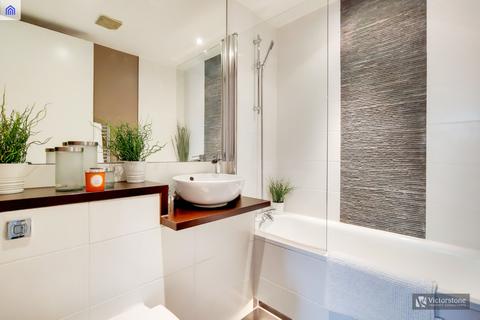 2 bedroom penthouse to rent, City Road, Clerkenwell, London, EC1V