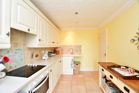2 bedroom detached bungalow for sale - Cliff Gardens, Minster On Sea, Sheerness, Kent