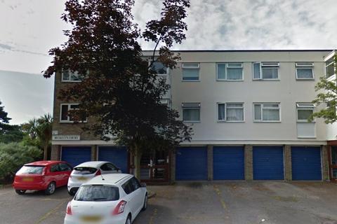 2 bedroom apartment to rent - Becketts Court, Canterbury Way, CM13