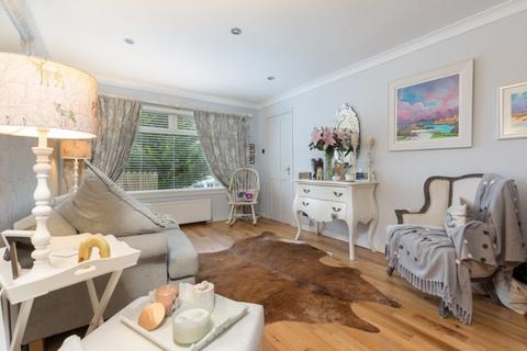 55 Birchview Drive, Clarkston, Glasgow, G76 8SW