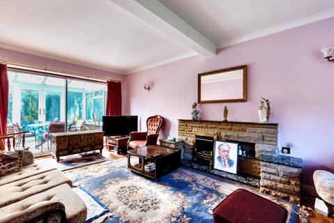 undefined, The Crescent, Farnborough, Hampshire, GU14
