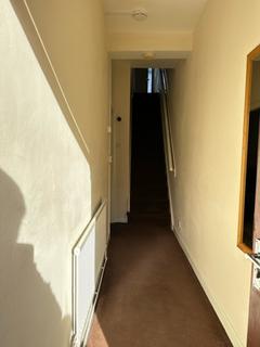 3 bedroom terraced house to rent, Haydn Avenue, Manchester M14