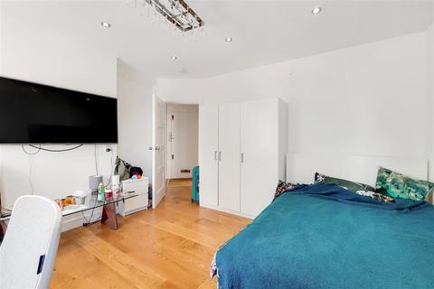 3 bedroom flat for sale, CAMBRIDGE COURT, SUSSEX GARDENS, London, W2