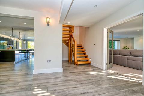 14 Brooklyn Drive, Emmer Green, Reading, RG4 8SS