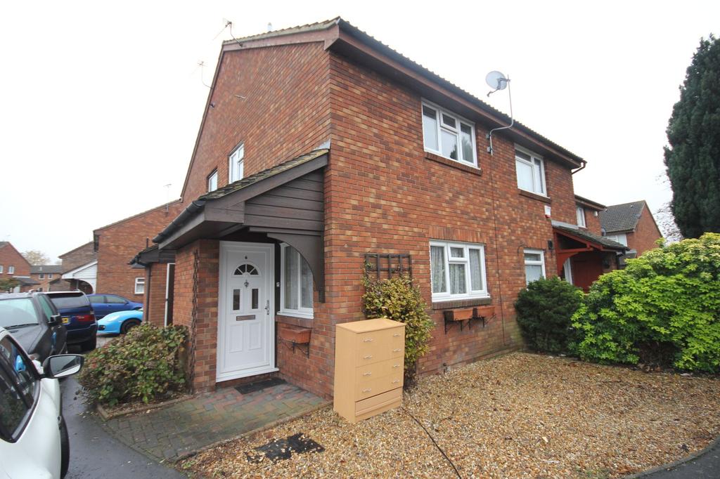 Aldenham Drive, Uxbridge, UB8 1 bed property £1,250 pcm (£288 pw)