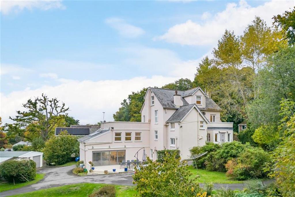 Hill Brow Road, Hill Brow, Liss, GU33 5 bed detached house £2,000,000