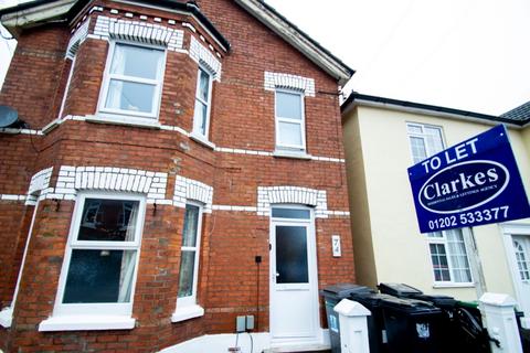 5 bedroom detached house to rent, 5 Bed Student house on Stanfield Road