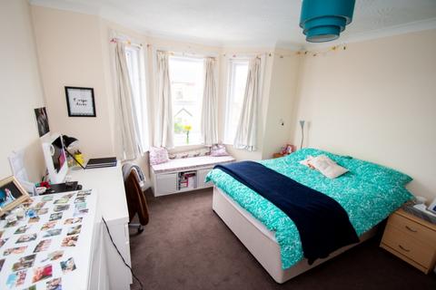 5 bedroom detached house to rent, 5 Bed Student house in Heart of Winton