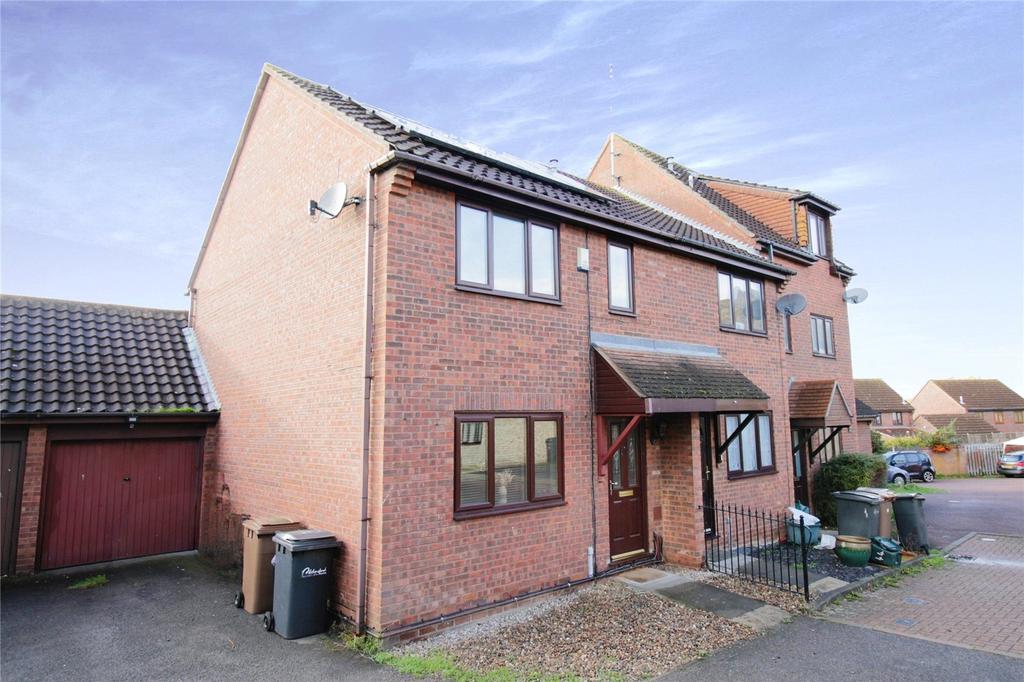 Hallowell Down, South Woodham Ferrers, Chelmsford, Essex, CM3 3 bed end