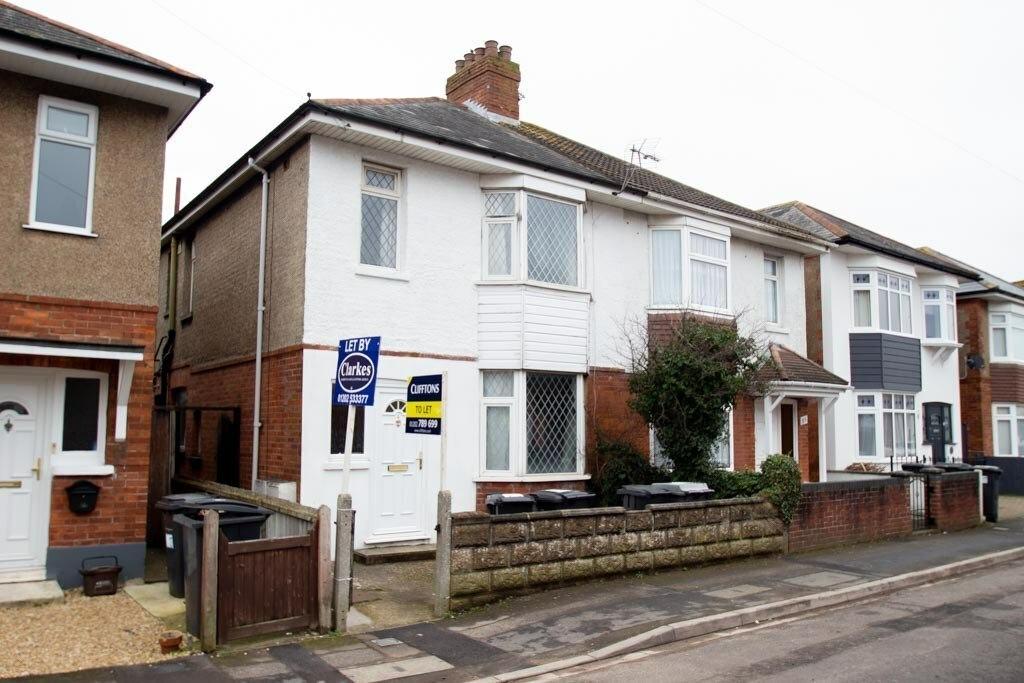 3 Bed Student house on Elmes road 3 bed detached house £1,350 pcm (£