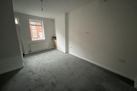 2 bedroom end of terrace house to rent, Underwood Lane, Crewe