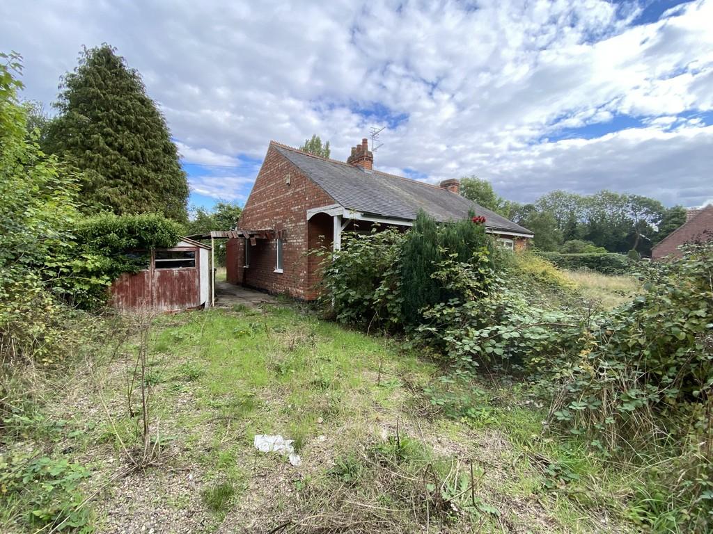 Sandholme Road, Gilberdyke 2 bed detached bungalow £225,000