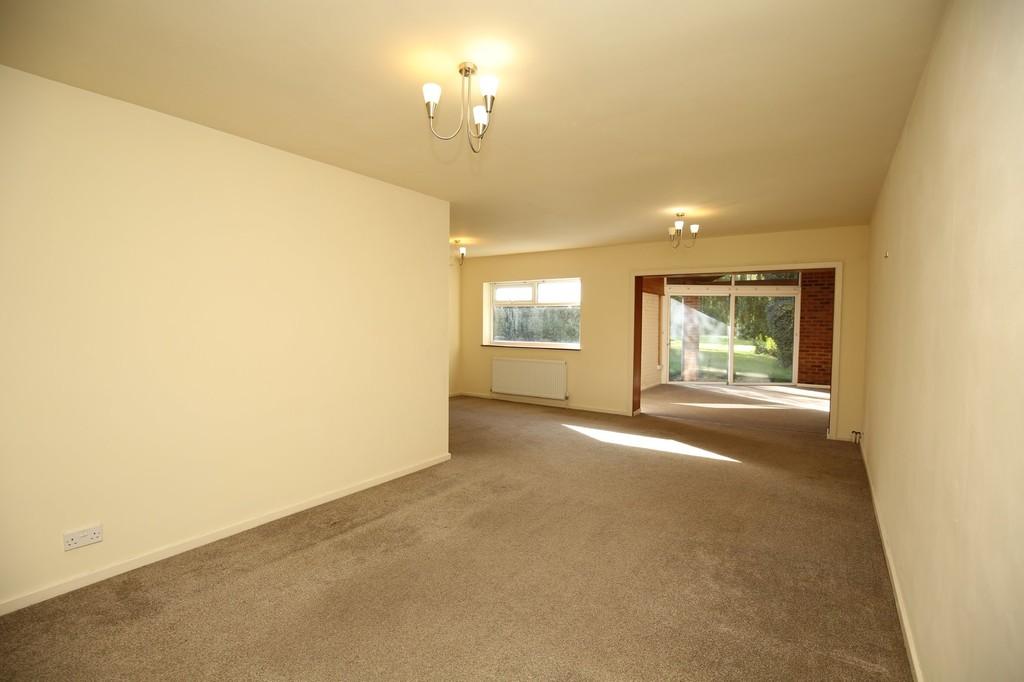 The Green, Bonehill, Tamworth 3 bed detached house £1,395 pcm (£322 pw)