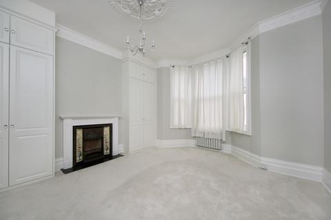2 bedroom apartment for sale - Birkbeck Avenue, London
