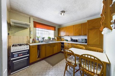 3 bedroom semi-detached house for sale - South Park Way, Ruislip