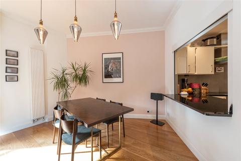 Flat B52, Herbal Hill Gardens, 9 Herbal Hill, London, EC1R 5XB